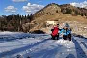 01 Al roccolo vista  su Cascina Vecchia alle nostre spalle e verso Monte Vaccareggio in alto verso dx 